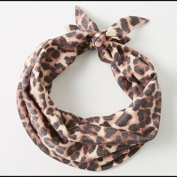 ANTHROPOLOGIE Bandana Animal Print NWT - Picture 1 of 4